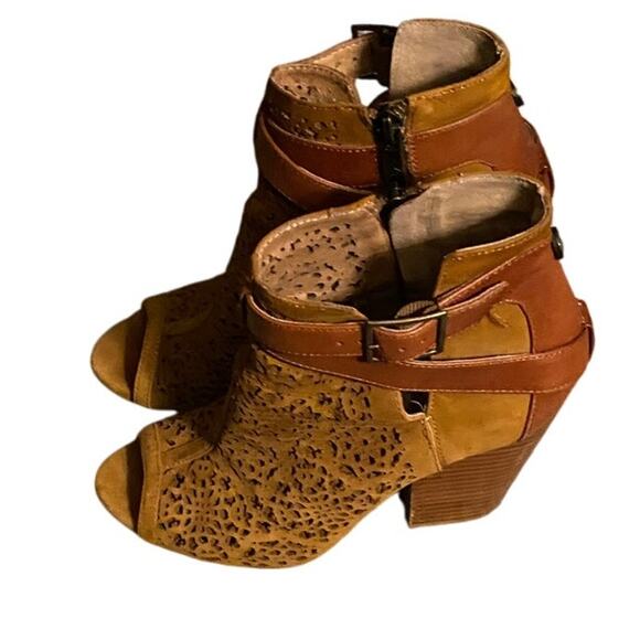 Vince Camuto Brown Cutout Peep Toe Booties Size 6 - Picture 3 of 5